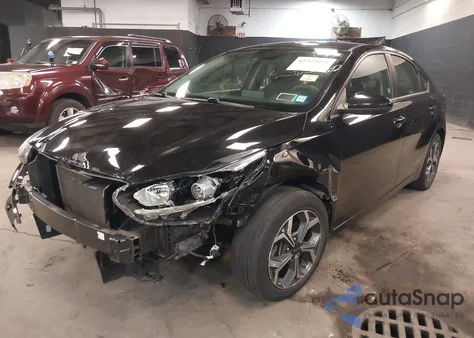 2019 Kia Forte Lxs z USA, uszkodzony, nr VIN 3KPF24AD3KE023649